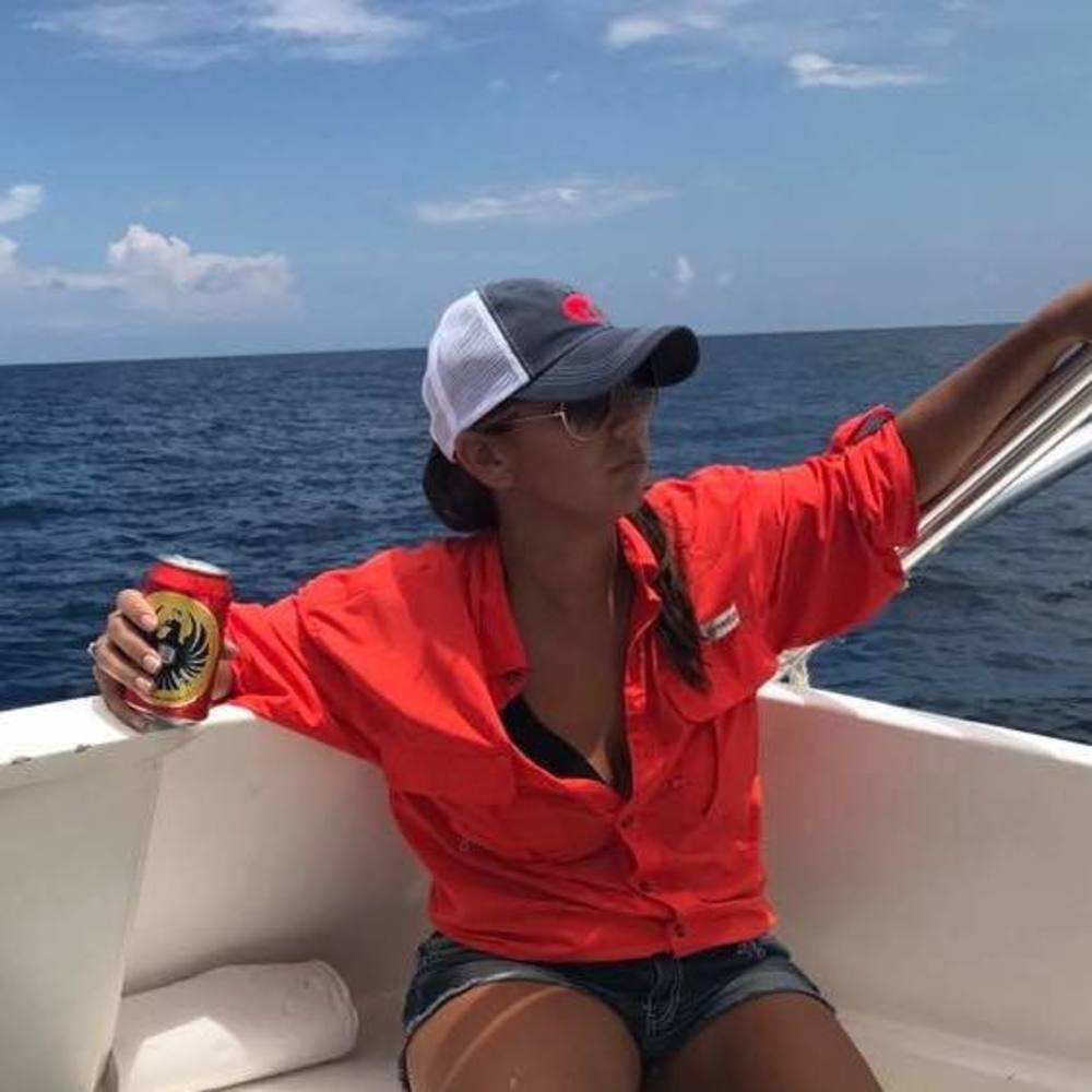 Meet your Posher, Carmen busa