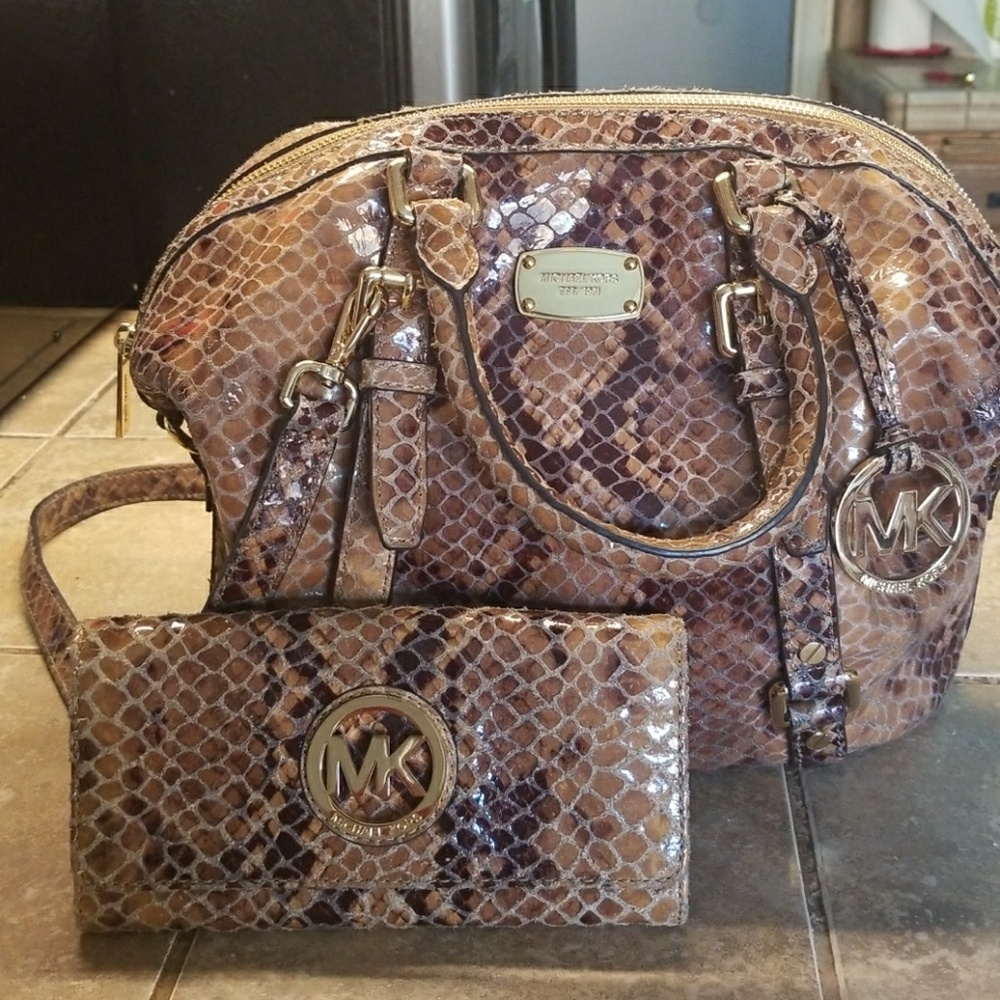 Michael Kors bag and wallet