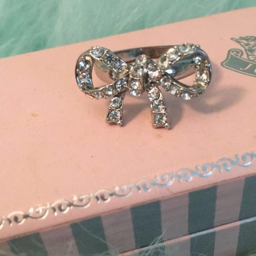 Fashion ring