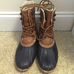 Espirit duck boots in navy