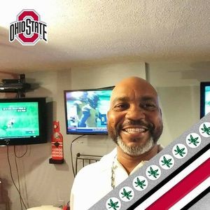 Meet your Posher, Dennis