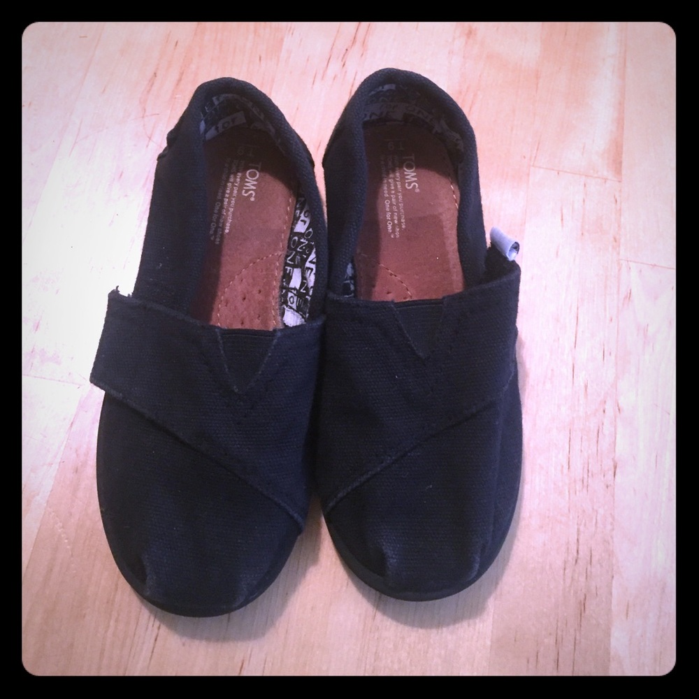 Black Toms size 9T
