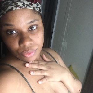 Meet your Posher, Yolanda