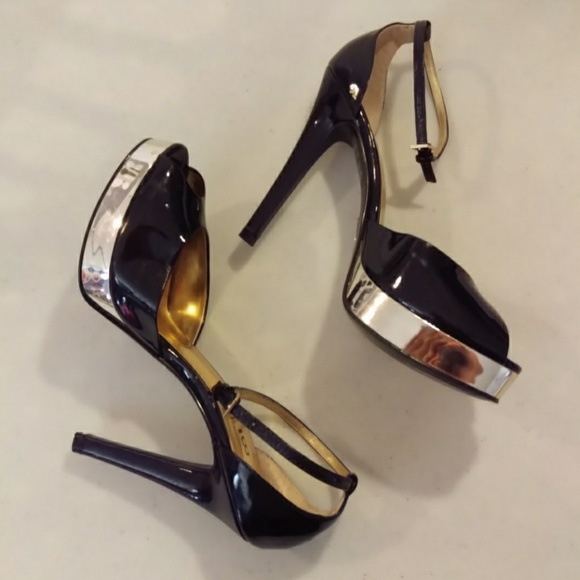 Bakers 5.5 B (M) black gold 4.5 inch heel - Picture 2 of 5