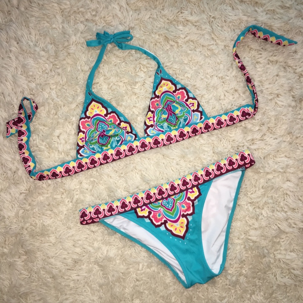 Victoria’s Secret bikini