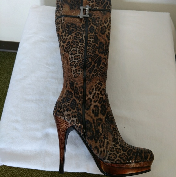 Leopard Knee Boot - Picture 6 of 8