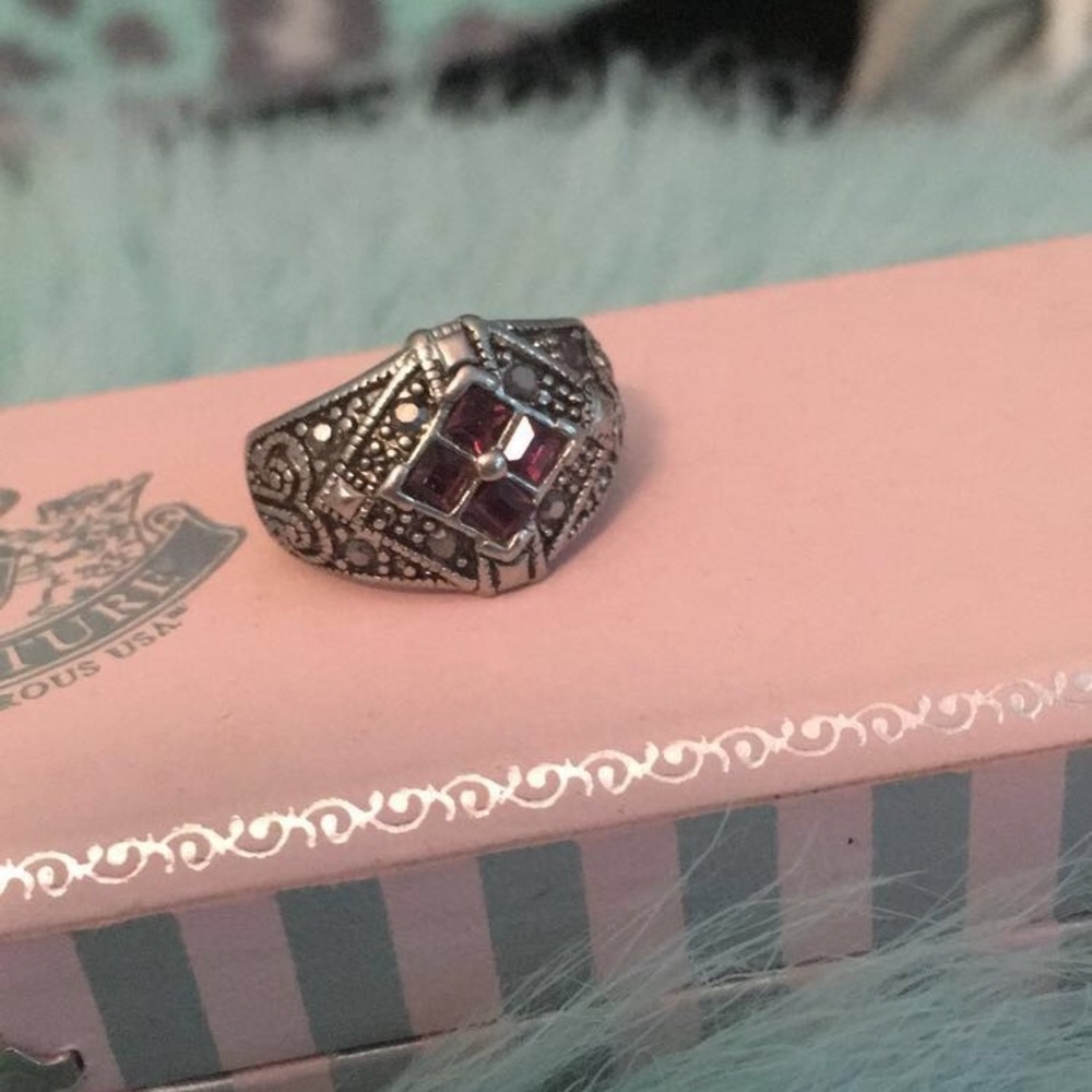 Fashion ring