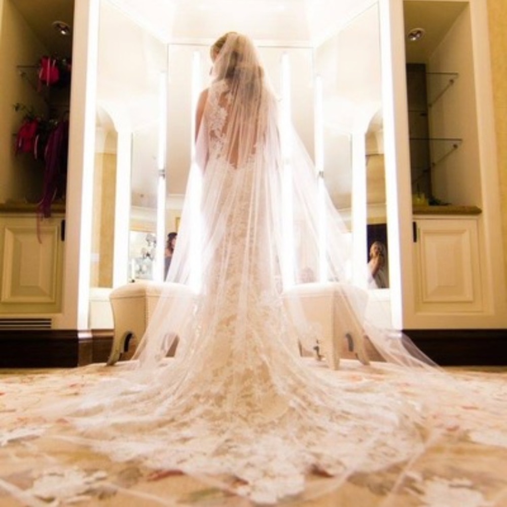 Amsale Nicole Ivory Wedding Dress Size 6