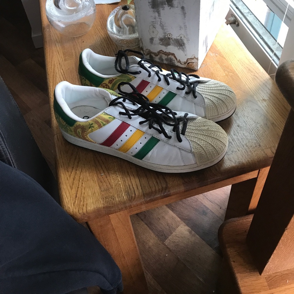 Adidas samba rare Rasta size 10.5 get fresh!