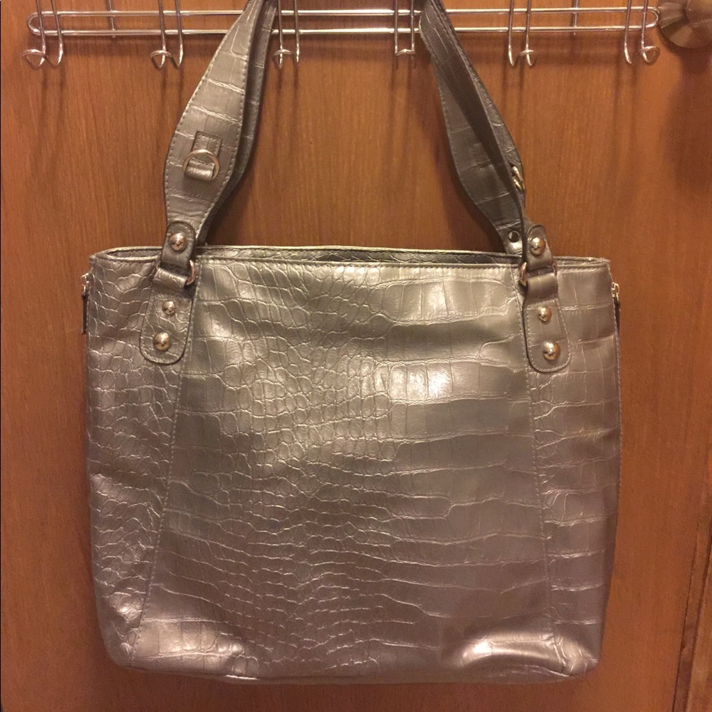 Silver "snakeskin" Tote NWOT