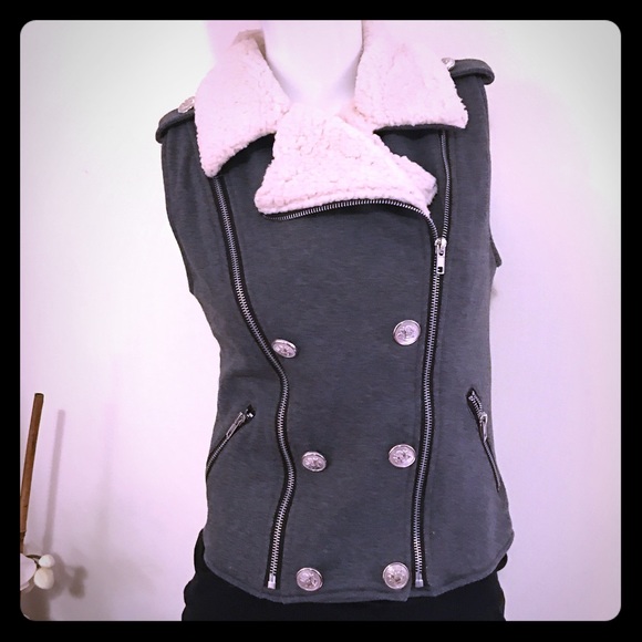 Grey vest - Picture 3 of 8