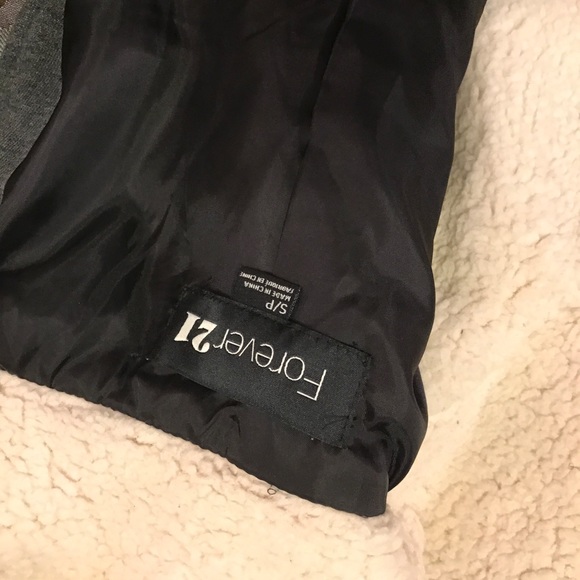 Grey vest - Picture 7 of 8