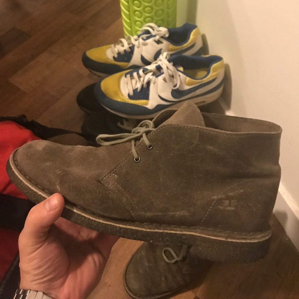 Clarks chukka size 10.5 fresh for the fall