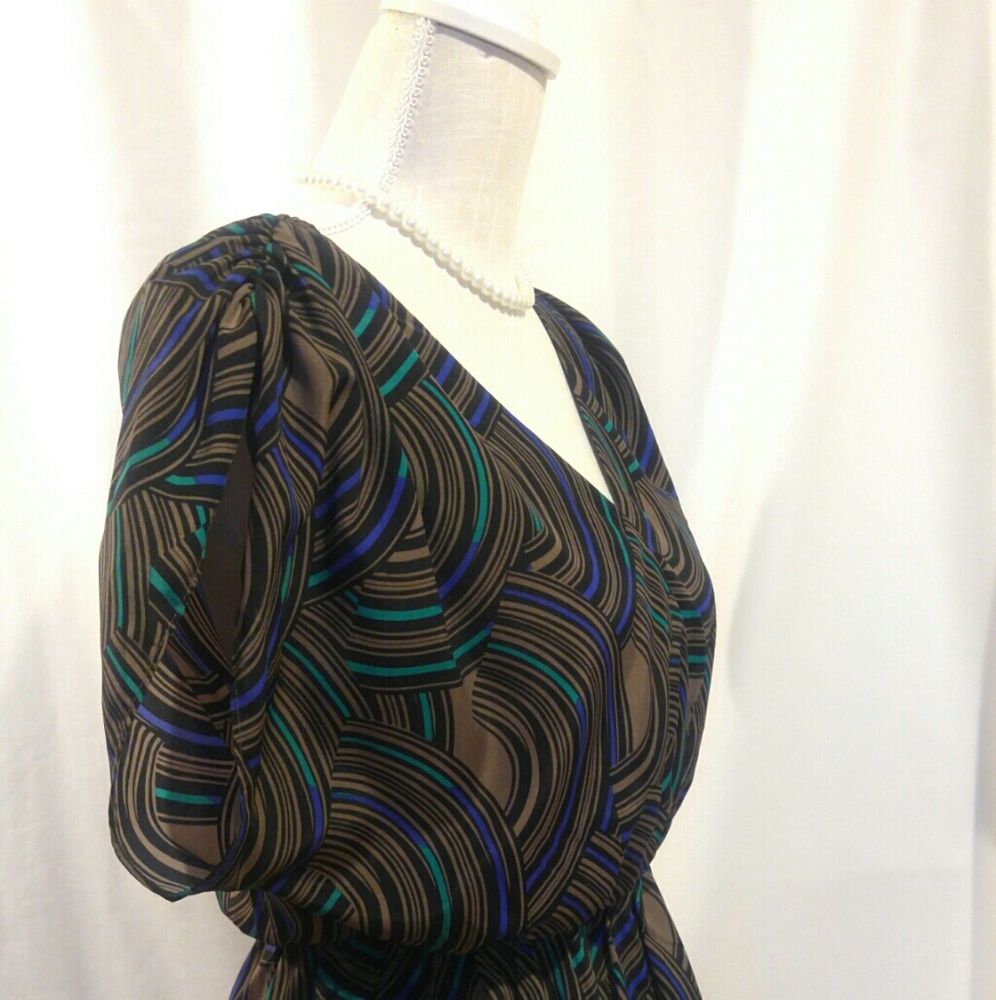 *2/$5 SALE!* Banana Republic Petulum Top - Size XS