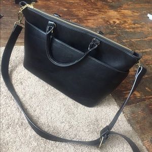 Want gone 😍Large black H&M bag Want gone 😍Large black H&M bag