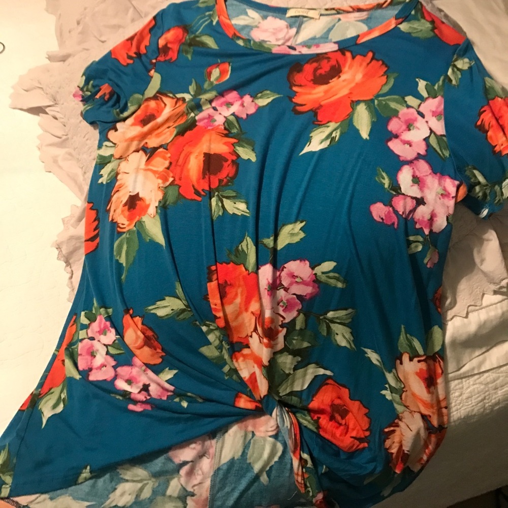 Blue floral top