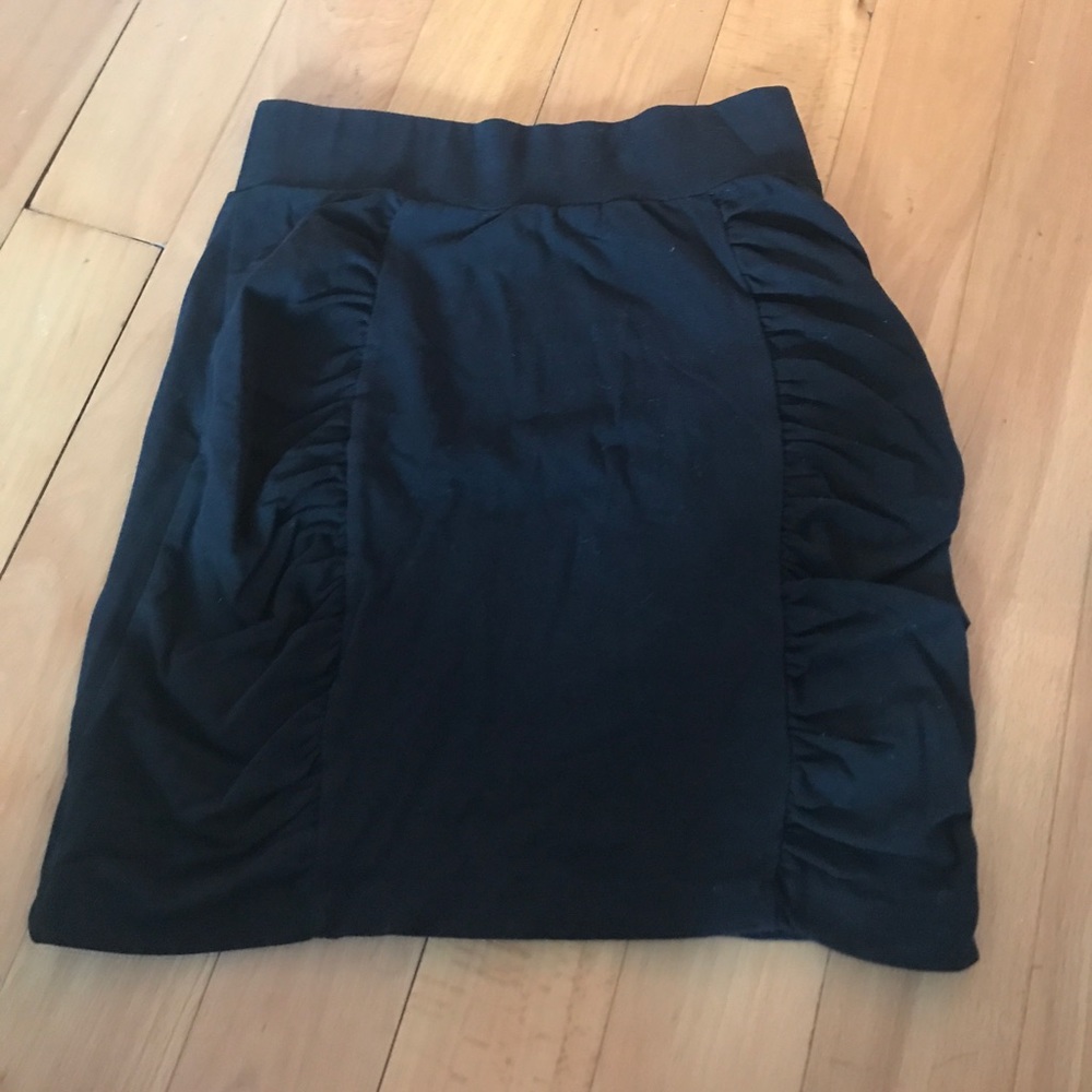 H&M Black Elastic Mini Skirt