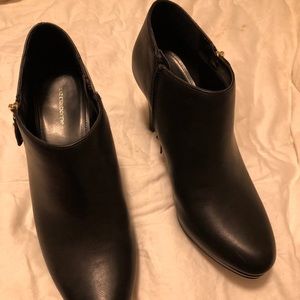 Liz Claiborne like new booties super cute