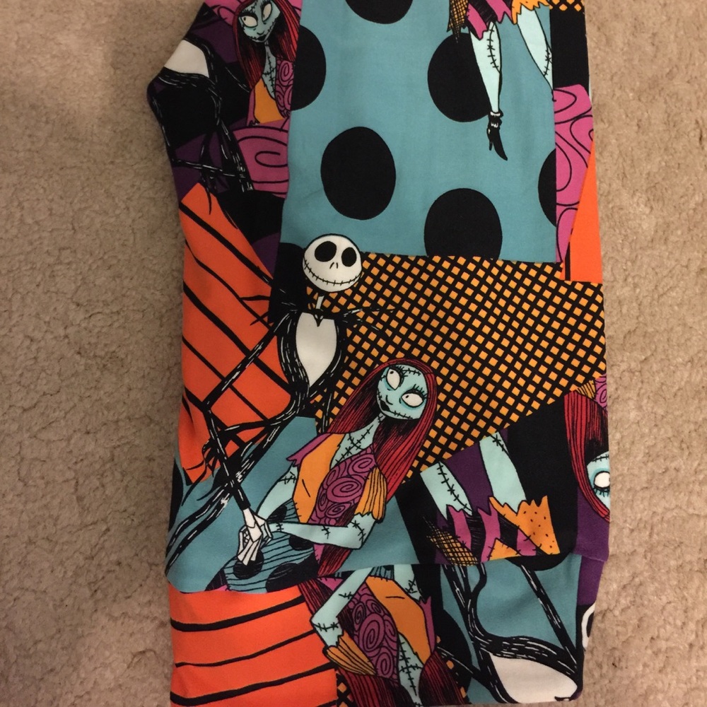 Lularoe TC Nightmare before Christmas Jack & Sally