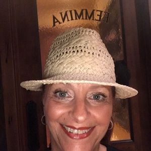 Meet your Posher, Joyce