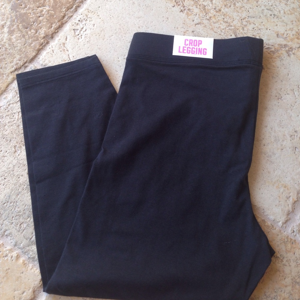 Victoria's Secret crop legging. New with tags