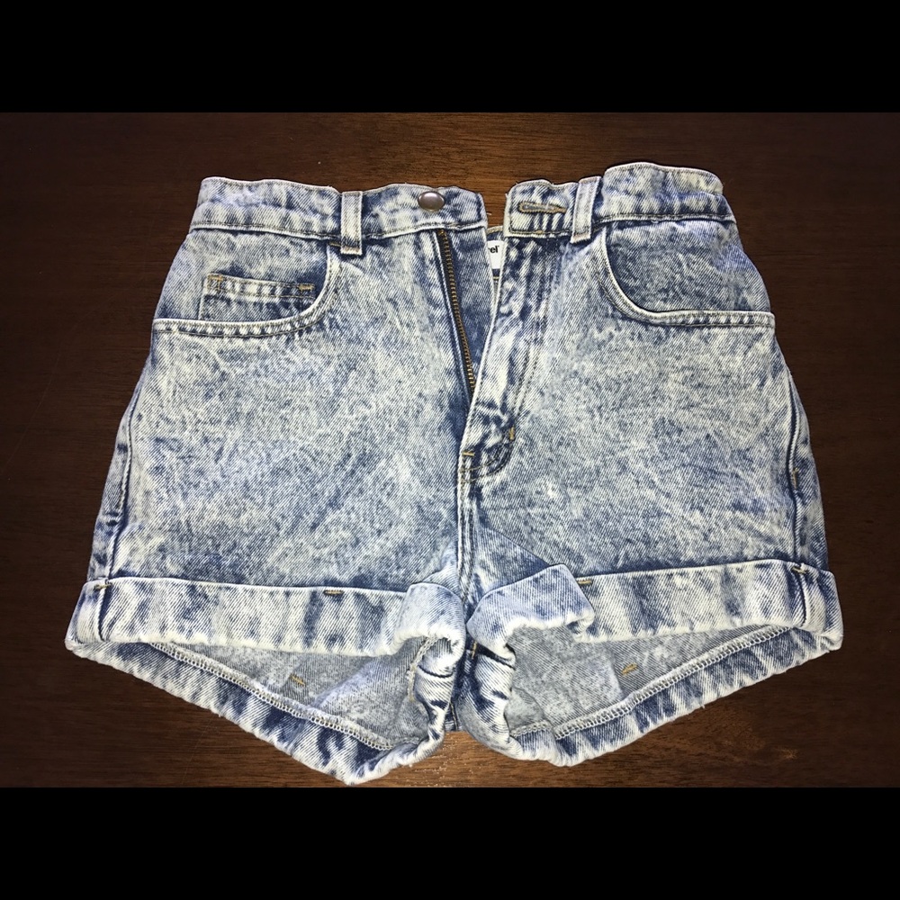 00 American Apparel shorts