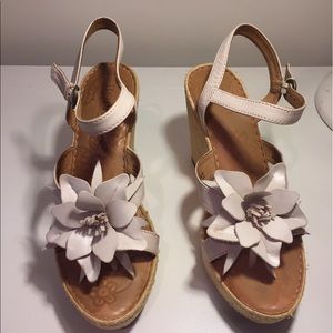 Born flower sandals