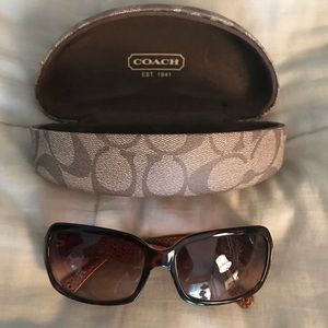 NWOT Fashionable Coach Sunglasses ✨