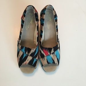 TOMS wedges