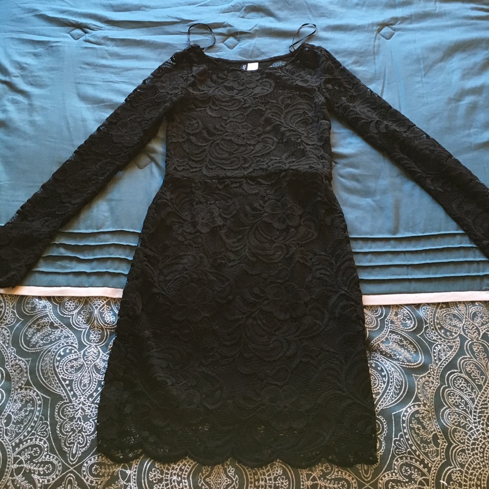 Sexy long sleeve black mini dress
