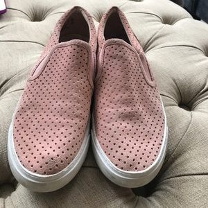 Clark’s pink suede sneaker