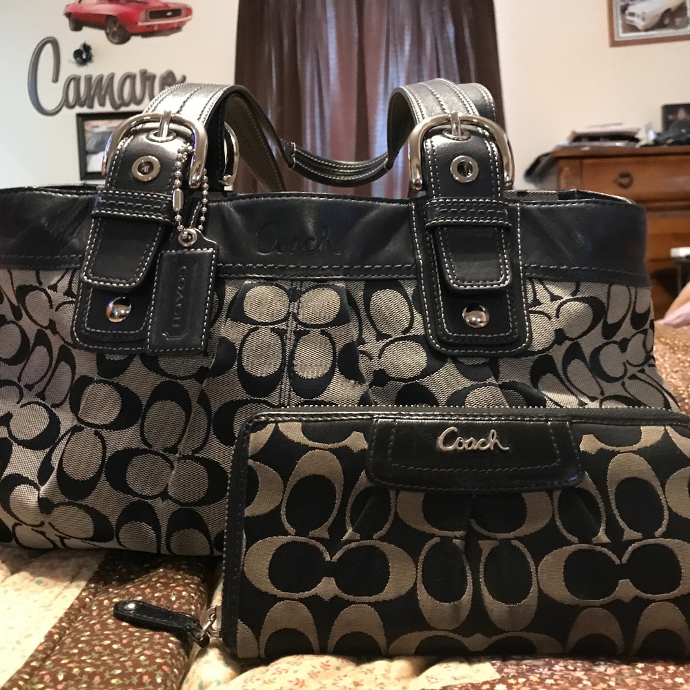 Coach Navy/Gray Signature Set