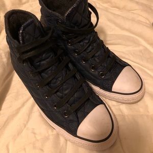 Converse winter high tops! Men’s 6 Women’s 7.5