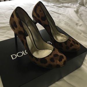Dolce and Gabbana leopard print heels