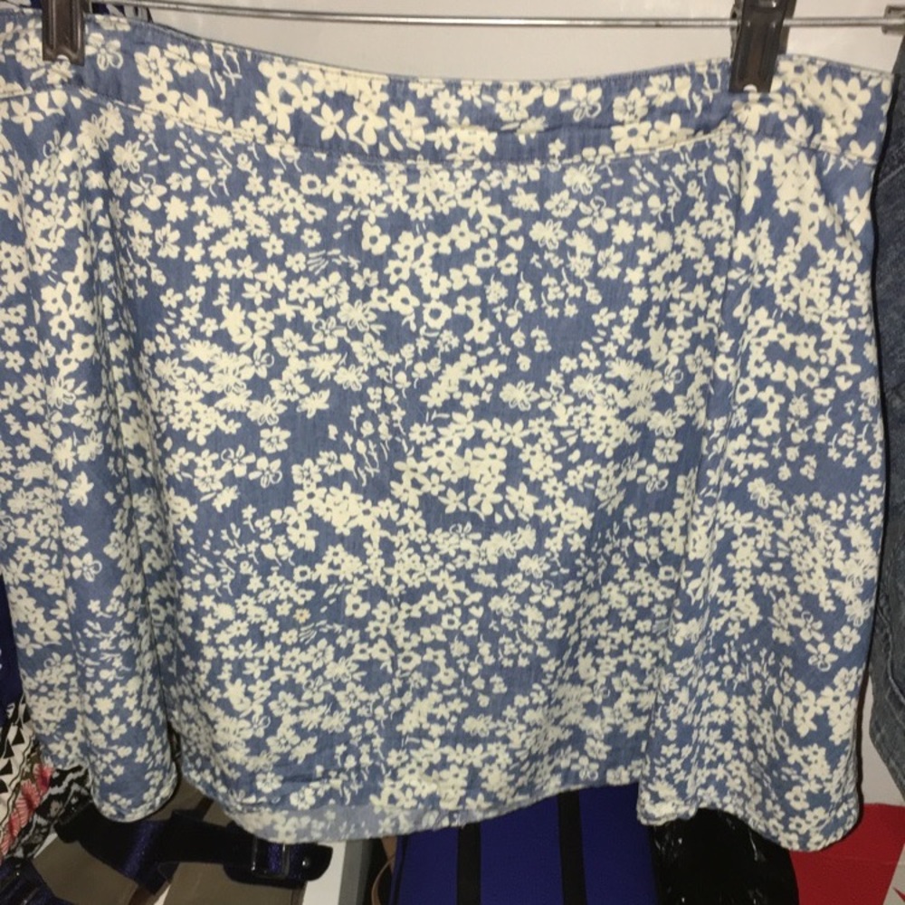 FOREVE 21 blue floral skirt