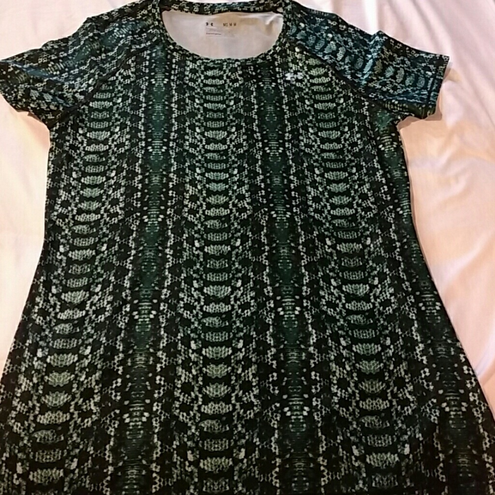 Size medium under armour tee