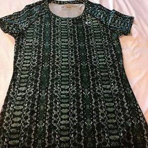Size medium under armour tee