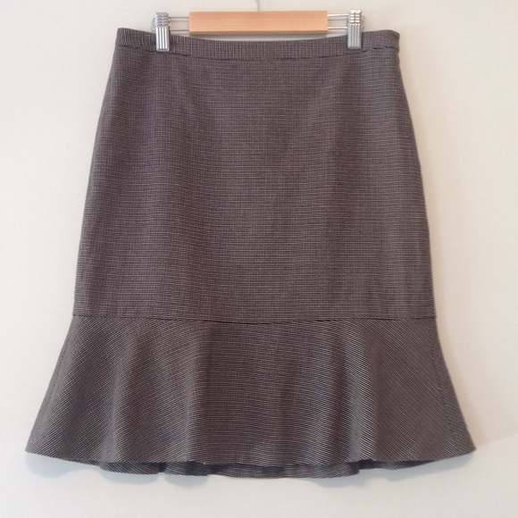 LOFT Dresses & Skirts - Ann Taylor LOFT Grey Trumpet Skirt