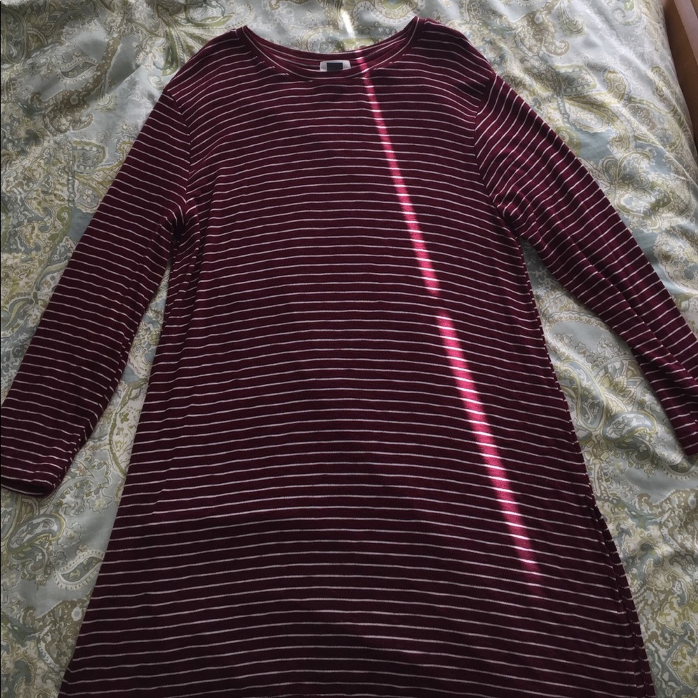 Old navy maroon stripped top size large