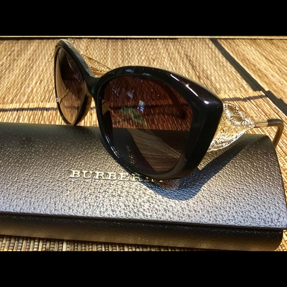 AUTHENTIC BURBERRY BLACK/GOLD WOMEN SUNGLASSES