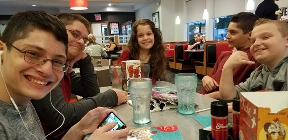 Meet your Posher, Lisa - Picture 5 of 5