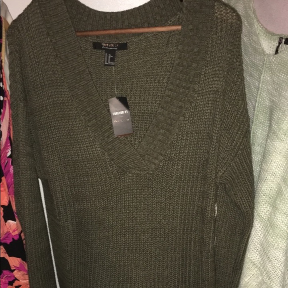 FOREVER 21 Green sweater
