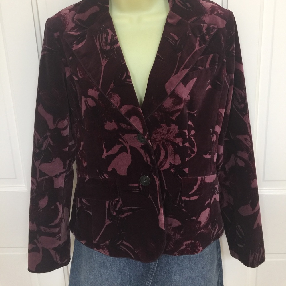 Smart velvet jacket