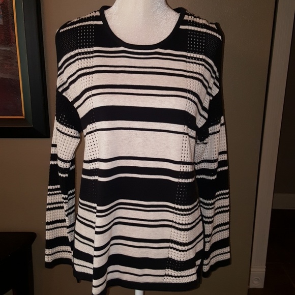 Sweater - Picture 3 of 8