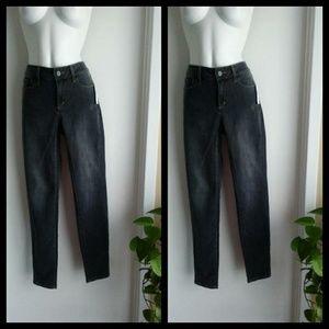 New NYDJ Super Skinny Jeans Size 4 New NYDJ Super Skinny Jeans Size 4