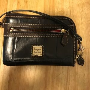 Dooney & Bourke wristlet