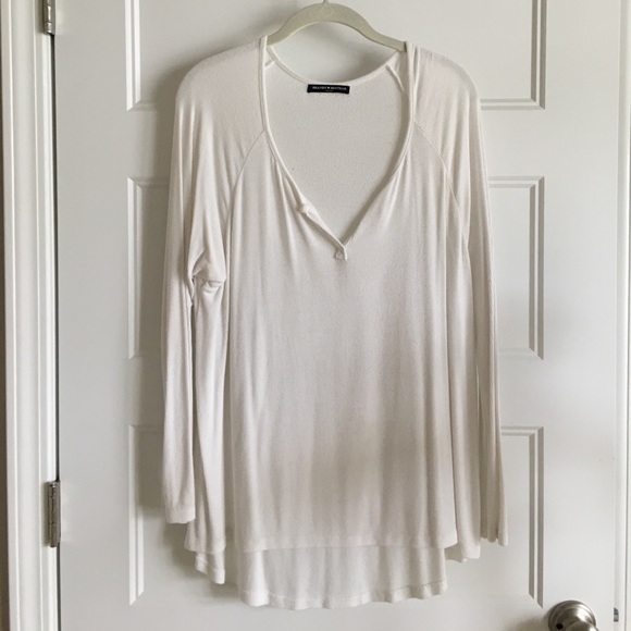Brandy Melville - white sway long sleeve - Picture 1 of 3