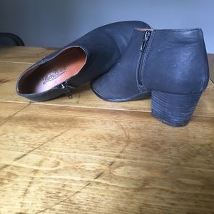 Lucky Brand size 6 Bootie