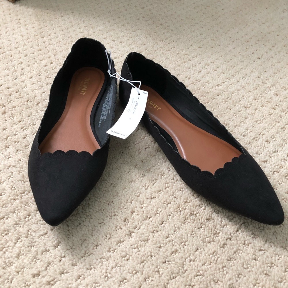 Old Navy Black Scalloped Flats