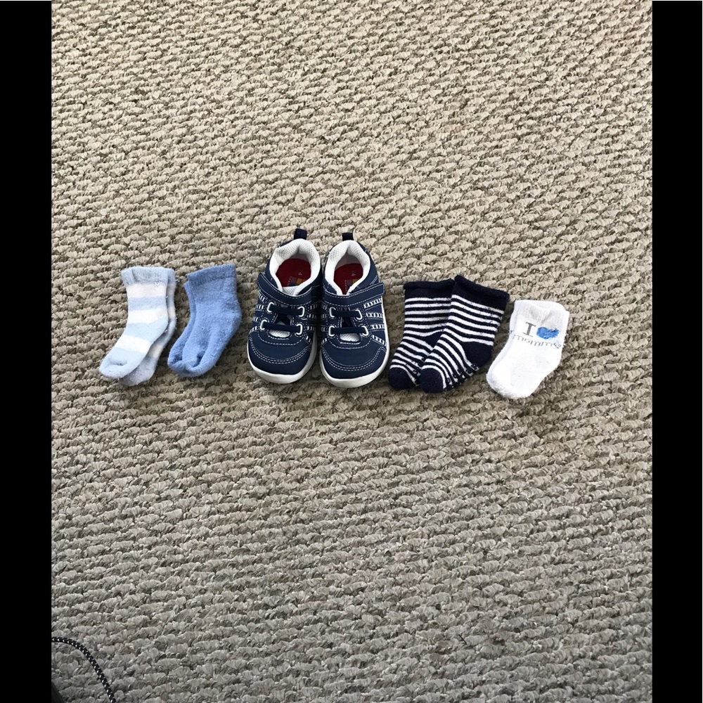 Baby tennis shoes with socks